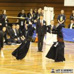 準決勝2、秋田南と東海大浦安は先鋒から副将まで引き分け、大将戦で浦安・白鳥が秋田南・齊藤から2本勝ち。