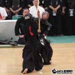 女子決勝30分におよび阿部が山本から小手を奪って勝利